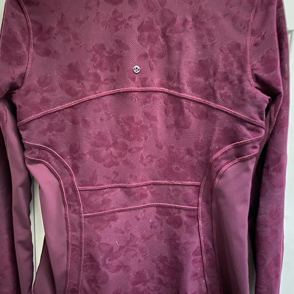 RARE Lululemon Define jacket, size 8, wine - Picture 2 of 6
